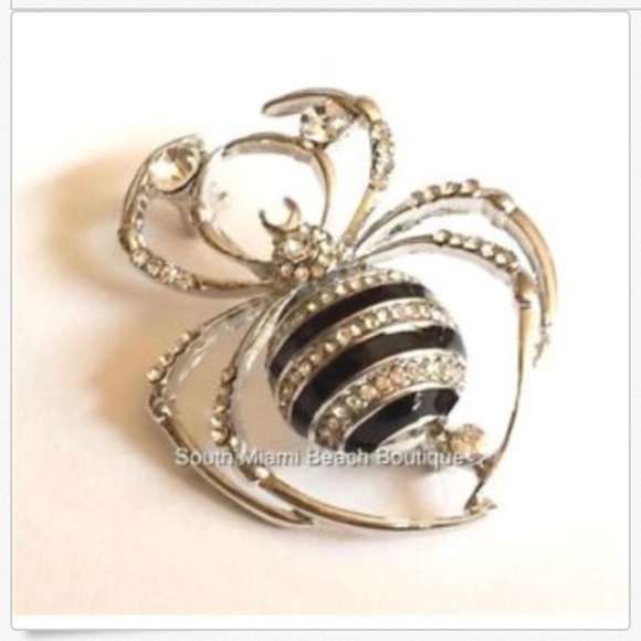 Crystal Spider Brooch Pin Insect Silver Plated Bug Black Halloween Costume Goth - Picture 1 of 8